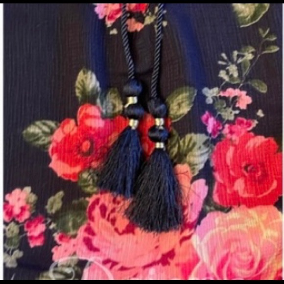 Oddi Plus Navy Floral Ruffle Top - Picture 5 of 9